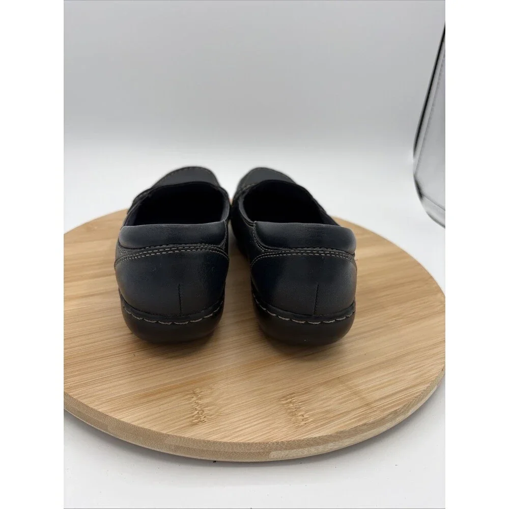 Clarks Navy Women’s Flat Slip on Leather Loafers Size 7.5M comfort